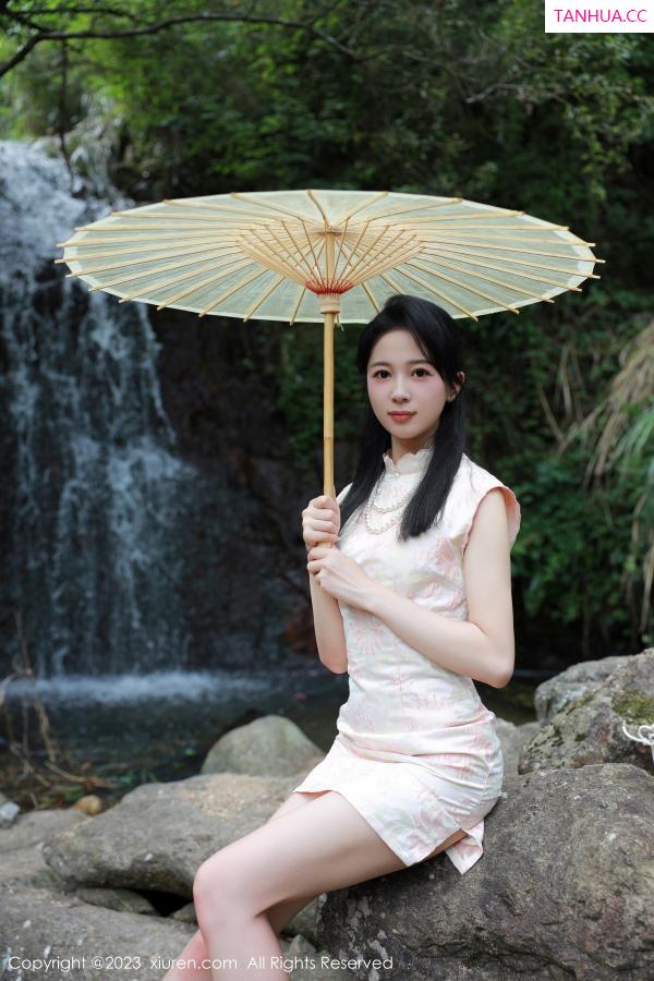 糖豆  [XiuRen]高清写真图 2023.08.15 No.7234 糖豆sisi 旗袍美腿第6张图片
